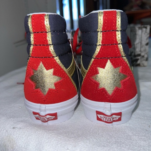 Vans Captain Marvel SK-8 HI shoes - Picture 4 of 5